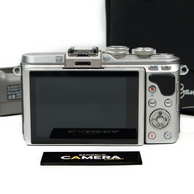 OLYMPUS EPL8