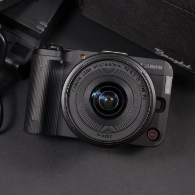 Canon EOS R50V