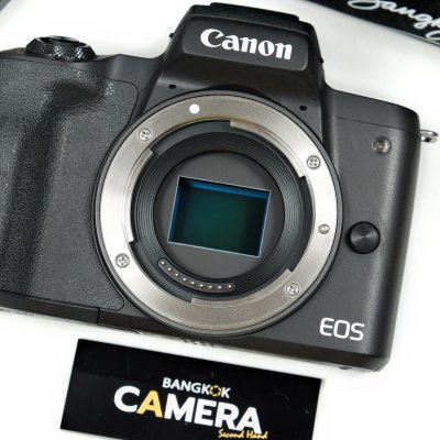 Canon EOS M50