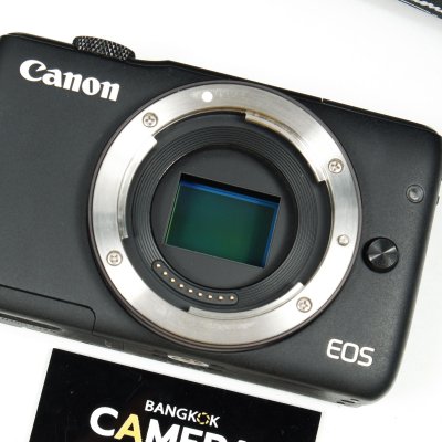 Canon EOS M10