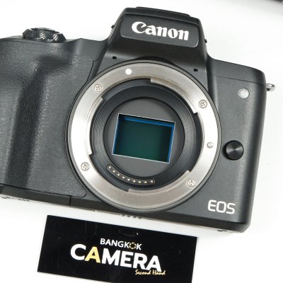 Canon EOS M50