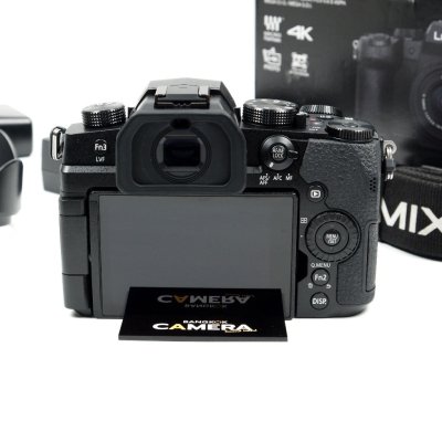 Lumix G90