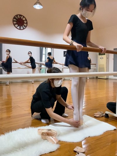 FITTING POINTE SHOES
