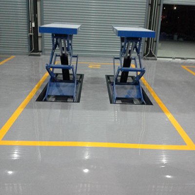 ศูนย์บริการรถยนต์ Cockpit ถนนพระราม 5 จ.นนทบุรี พื้น EPOXY SELF-LEVELING หนา 2 มม.    พื้นที่ 1200 ตรม.