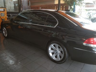 BMW 730 li (Black)