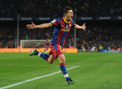 เสื้อ Barcelona 13/14 พร้อมลายเซ็นสด David Villa พร้อมข้อความพิเศษบนเสื้อ: “Barça 5-0 Madrid”