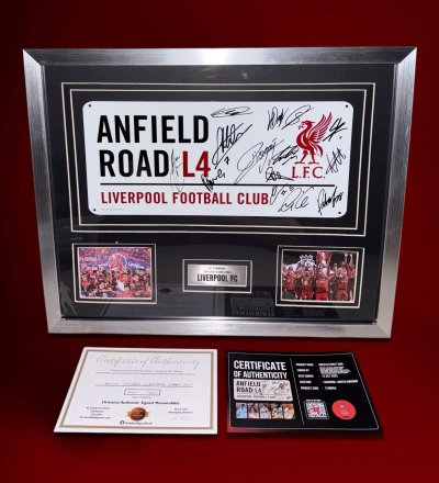 ป้าย Anfield Street Sign  พร้อมลายเซ็นสด นักเตะ Liverpool 14 คน รวมชุดแชมป์ EPL 19/20 + 24/25