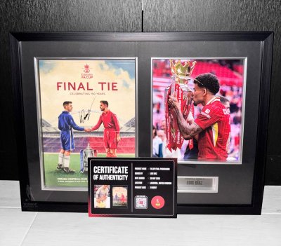 หนังสือ Program Liverpool Match Day พร้อมลายเซ็นสด Luis Diaz