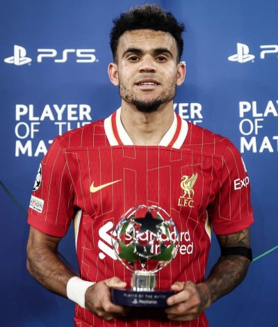 หนังสือ Program Liverpool Match Day พร้อมลายเซ็นสด Luis Diaz