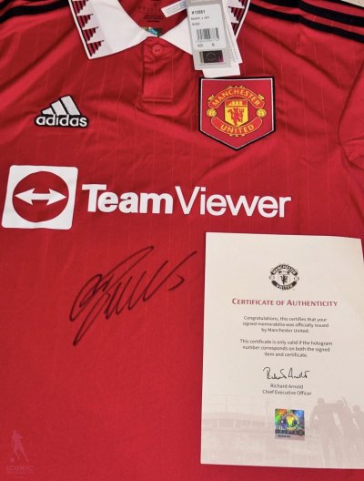 เสื้อ Manchester United 22/23 พร้อม ลายเซ็นสด Cristiano Ronaldo