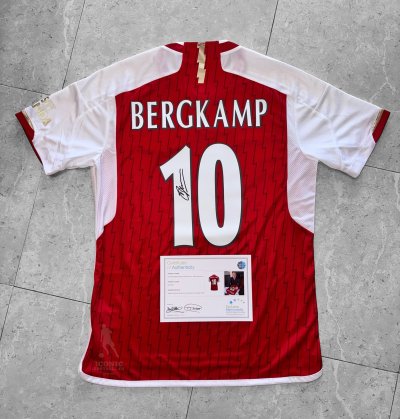 เสื้อ Arsenal 24/25 Official Signed by Dennis Bergkamp