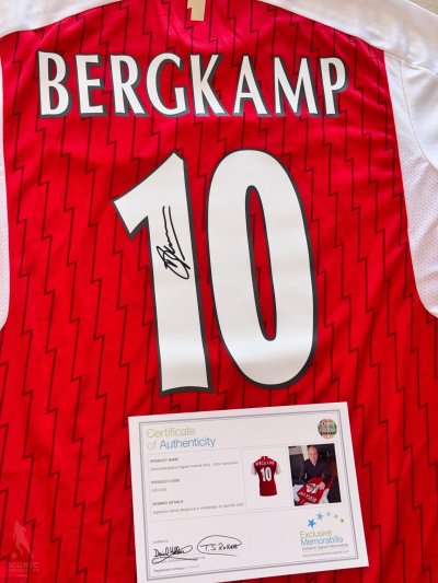 เสื้อ Arsenal 24/25 Official Signed by Dennis Bergkamp