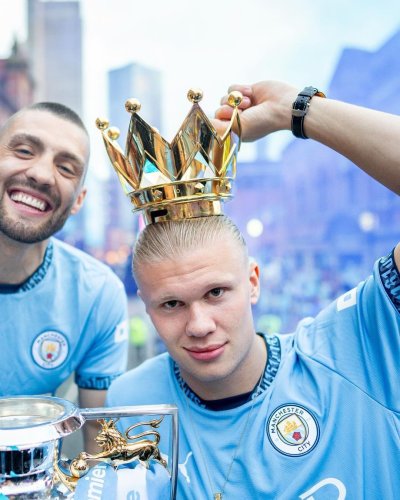 เสื้อ Manchester City 24/25 พร้อมลายเซ็นสดจาก Erling Haaland