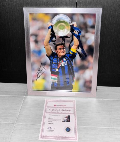 โปสเตอร์ Javier Zanetti UCL Winner เข้ากรอบ พร้อมลายเซ็นสด