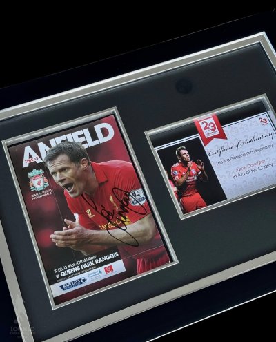 หนังสือ Program Match Day  Liverpool v QPR 19th May 2013 พร้อมลายเซ็นสด Jamie Carragher