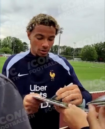 โปสเตอร์ Hugo Ekitike Signed LFC Poster