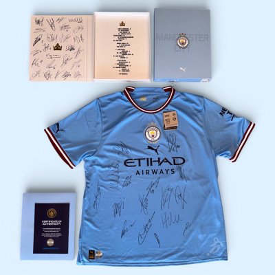 เสื้อ Manchester City 22/23 พร้อมลายเซ็นสดจาก นักเตะตัวหลัก 14 คน