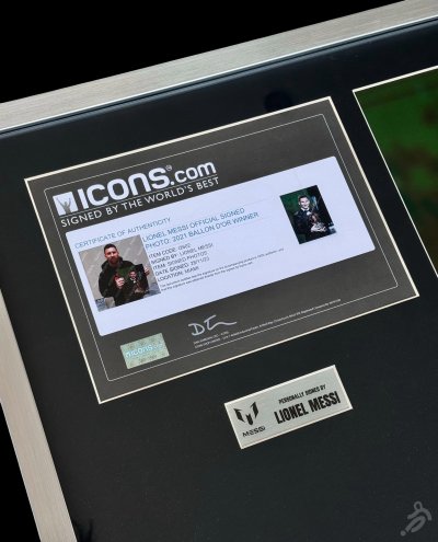โปสเตอร์ Lionel Messi "Ballon Dor Winner" ใบ COA icons.com