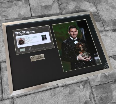 โปสเตอร์ Lionel Messi "Ballon Dor Winner" ใบ COA icons.com