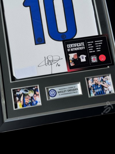เสื้อ Wesley Sneijder Inter Milan 2011 เข้ากรอบ พร้อมลายเซ็นสด
