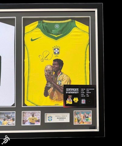 เสื้อ Brazil Official Retro พร้อม ลายเซ็นสด Pele + Romario  เข้ากรอบคู่