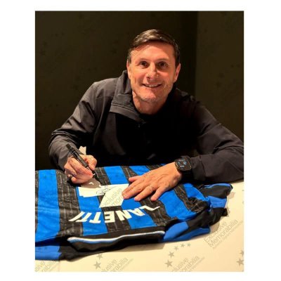 เสื้อ AC Milan + Inter Milan Retro พร้อม ลายเซ็นสด Maldini+Zanetti เข้ากรอบคู่ Exclusive Memorabilia