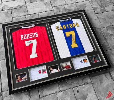 เสื้อ Manchester United Official Retro พร้อม ลายเซ็นสด Eric Cantona+Bryan Robson เข้ากรอบคู่ Exclusive Memorabilia