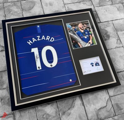 เสื้อ Chelsea 18/19 พร้อม ลายเซ็นสด Eden Hazard พร้อมเข้ากรอบ