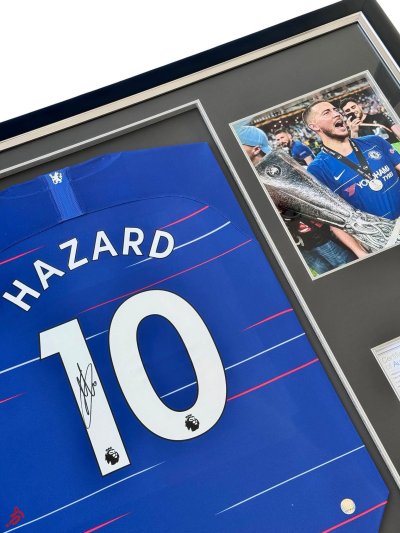 เสื้อ Chelsea 18/19 พร้อม ลายเซ็นสด Eden Hazard พร้อมเข้ากรอบ