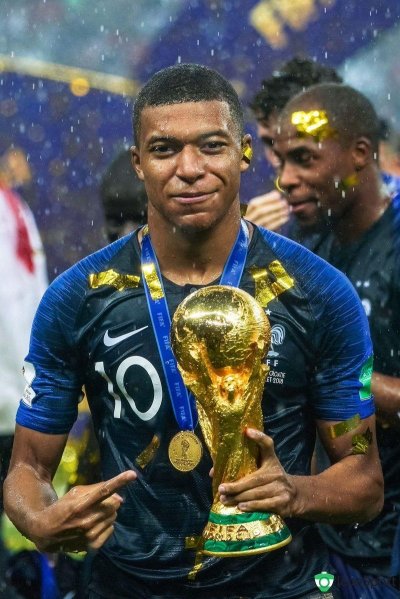 โปสเตอร์ Kylian Mbappé Real Madrid เข้ากรอบ พร้อมลายเซ็นสด