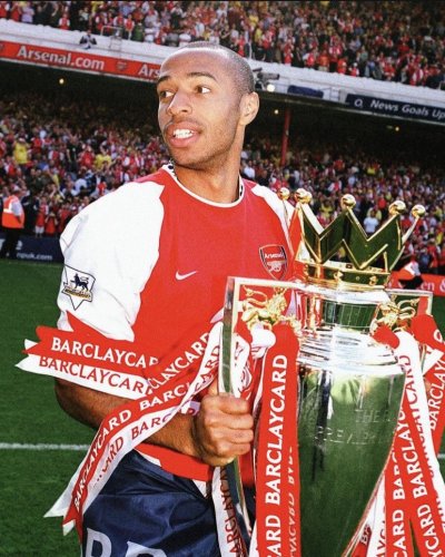 เสื้อ Arsenal Retro พร้อม ลายเซ็นสด Thierry Henry