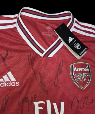 เสื้อ Arsenal official ฤดูกาล 2019/20 พร้อม ลายเซ็นสดนักเตะชุดใหญ่