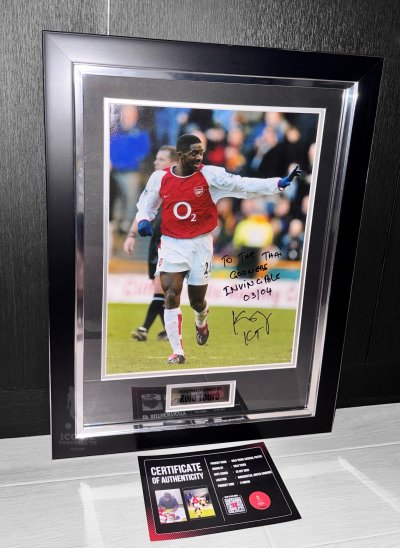 โปสเตอร์ Signed by Kolo Touré พร้อมข้อความพิเศษ