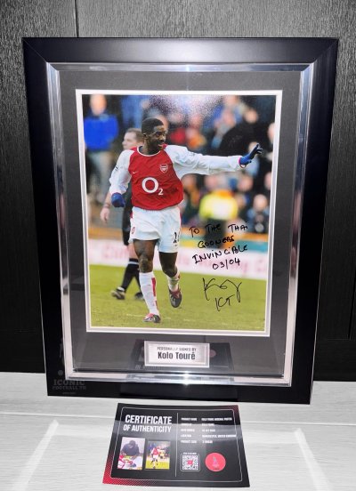 โปสเตอร์ Signed by Kolo Touré พร้อมข้อความพิเศษ