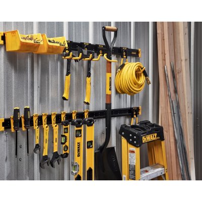 รางใส่ฮุคสำหรับจัดเก็บเครื่องมือ DEWALT ขนาด 4 ฟุต รุ่น DWST82800
