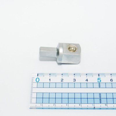 อแดปเตอร์ FORCE 5/16"HEX-1/2"SQ L30มม. รุ่น 8095430