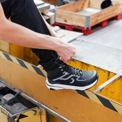 รองเท้านิรภัยหุ้มข้อ SAFETY JOGGER รุ่น FREEDOM MID ระดับ S1PS ขนาด 36-46