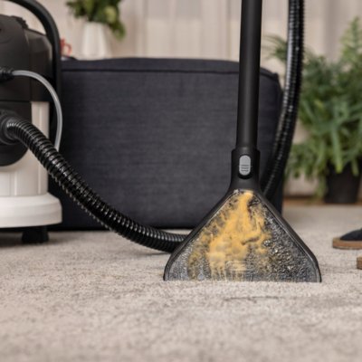 เครื่องซักพรมแบบสเปรย์-ดูดกลับ KARCHER รุ่น SE 4 Plus