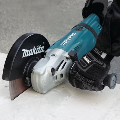เครื่องเจียรไฟฟ้า 7 นิ้ว MAKITA รุ่น GA-7030
