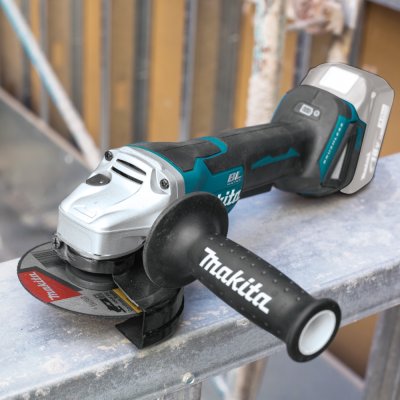 เจียรไร้สาย สวิตช์บีบ 5 นิ้ว 18V (ไม่รวมแบตเตอรี่) MAKITA รุ่น DGA508Z