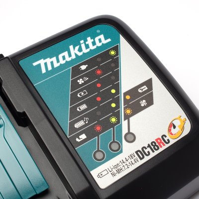 ชุดแบตเตอรี่และแท่นชาร์จ MAKITA 18V รุ่น MKP1RF182 (BL1830B x2 + DC18RC + กล่อง MAKPAC)