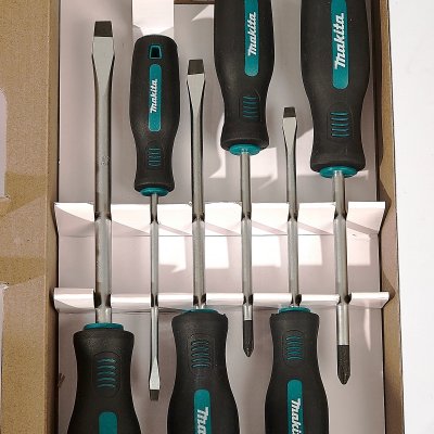 ชุดไขควงแฉก (PH) + แบน (SL) MAKITA รุ่น MPE-13518 6 PCS