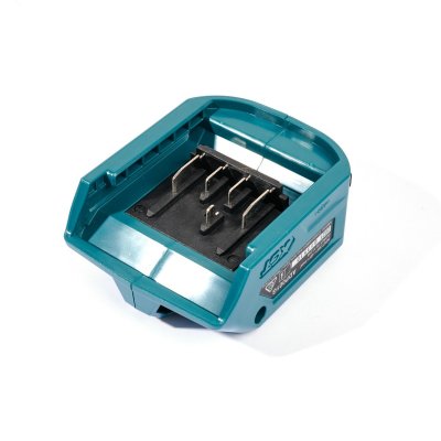 ตัวแปลงไฟ USB MAKITA รุ่น ADP001G สำหรับแบตเตอรี่ 40V (BL4040/BL4025)