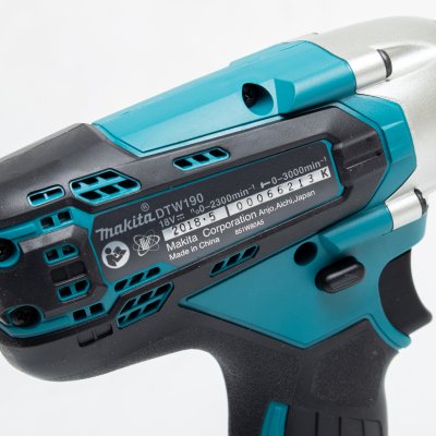 บล็อกไร้สาย MAKITA 1/2" 18V (ไม่รวมแบตเตอรี่) รุ่น DTW190Z