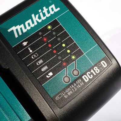 แท่นชาร์จ MAKITA มาตรฐาน รุ่น DC18SD