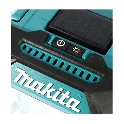 ไฟฉายตั้งพื้น 3,600LM 40VMAX MAKITA รุ่น ML005G