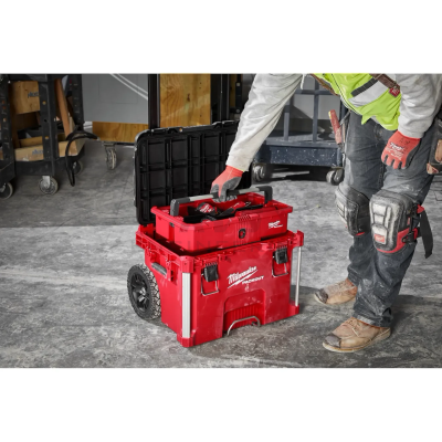 กล่องเครื่องมือ MILWAUKEE Packout ล้อลากพร้อมก้านจับ รุ่น 48-22-8427