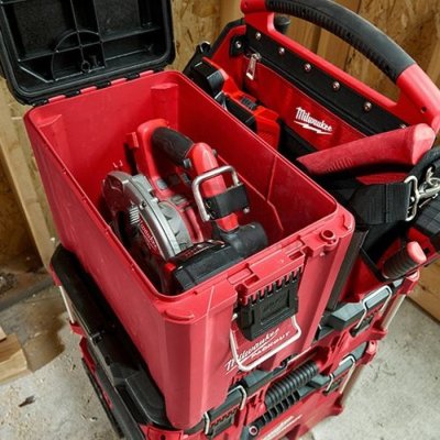 กล่องเครื่องมือคอมแพ็ค MILWAUKEE PACKOUT รุ่น 48-22-8422