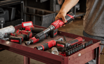 ประแจบล็อกด้ามฟรีไร้สายคอยาว MILWAUKEE 12 โวลต์ (ตัวเปล่า) (1/4"/3/8")