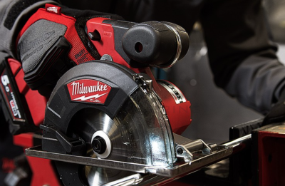 เลื่อยวงเดือนตัดโลหะ MILWAUKEE 150 มม. ไร้สาย 18 โวลต์ (ตัวเปล่า) รุ่น M18FMCS-0X